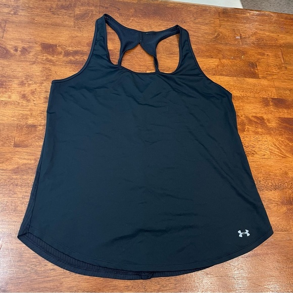 Under Armour Women’s tank top black athletic no size tag measures like medium - Picture 1 of 8
